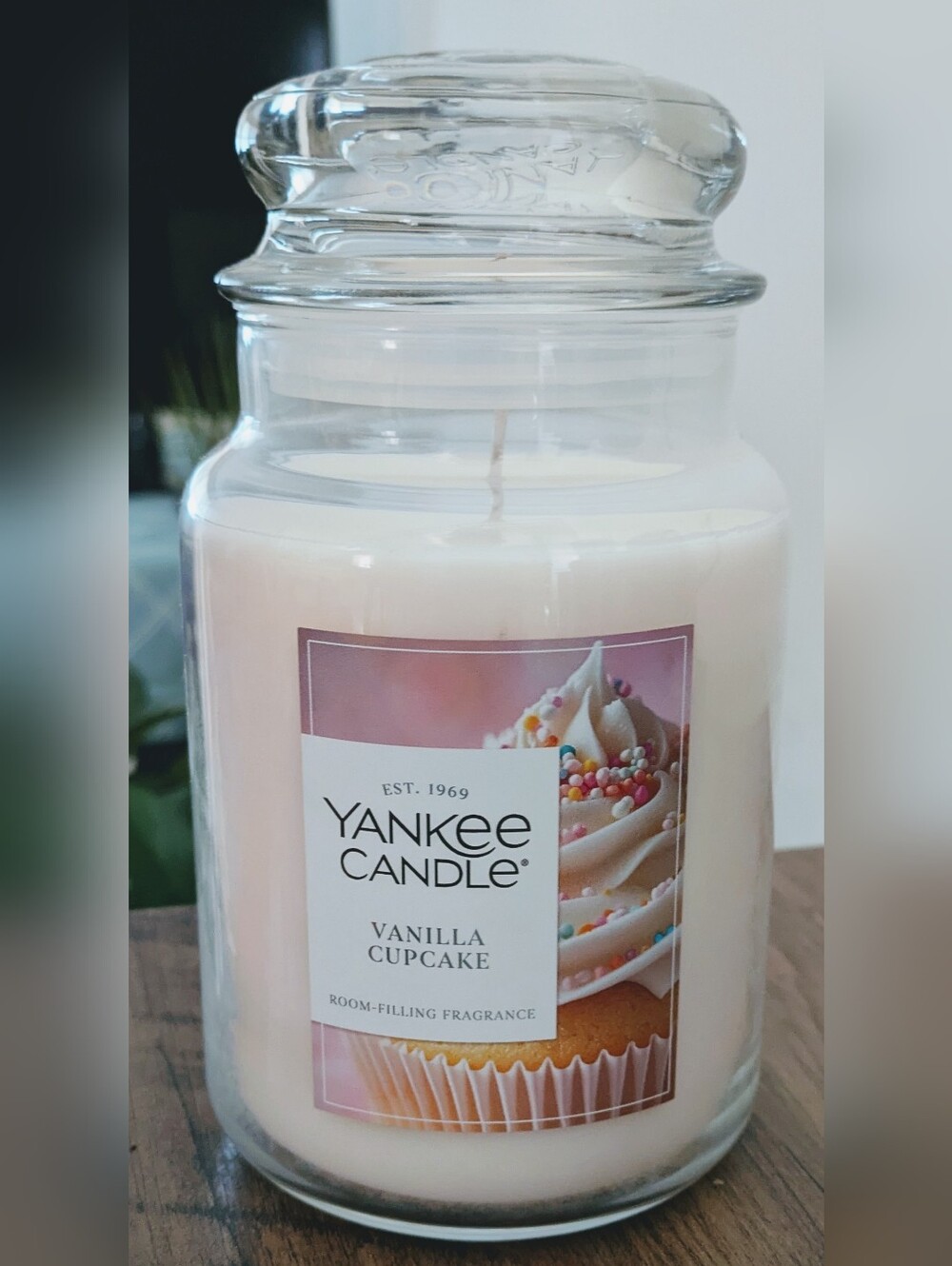 Yankee Candle Vanilla Cupcake Jar Candle